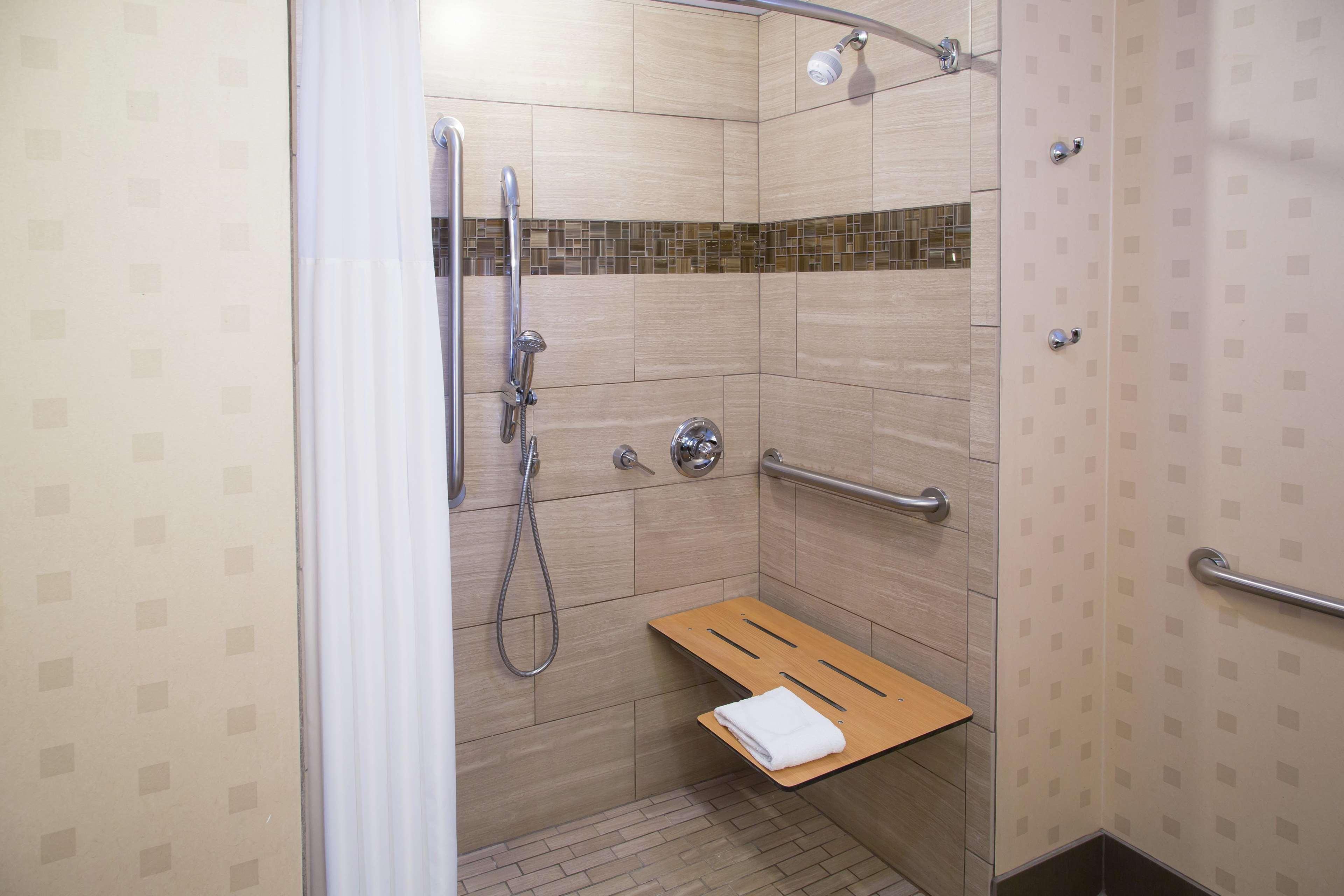 Hampton Inn Oxford-West Экстерьер фото